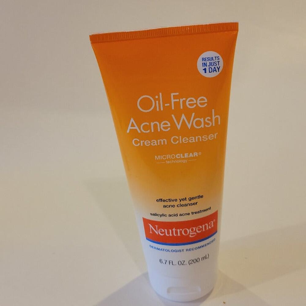 NEUTROGENA Oil-Free Acne Wash Cream Cleanser MicroClear.